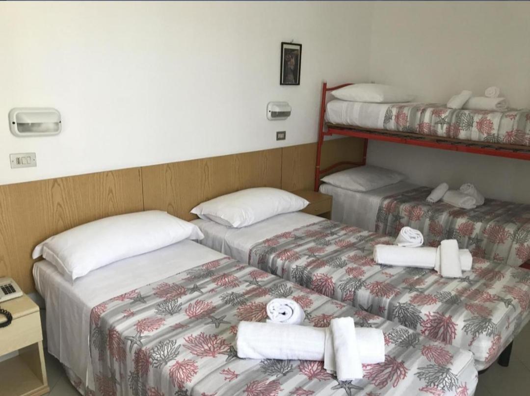 Hotel Villa Vera Rimini Buitenkant foto