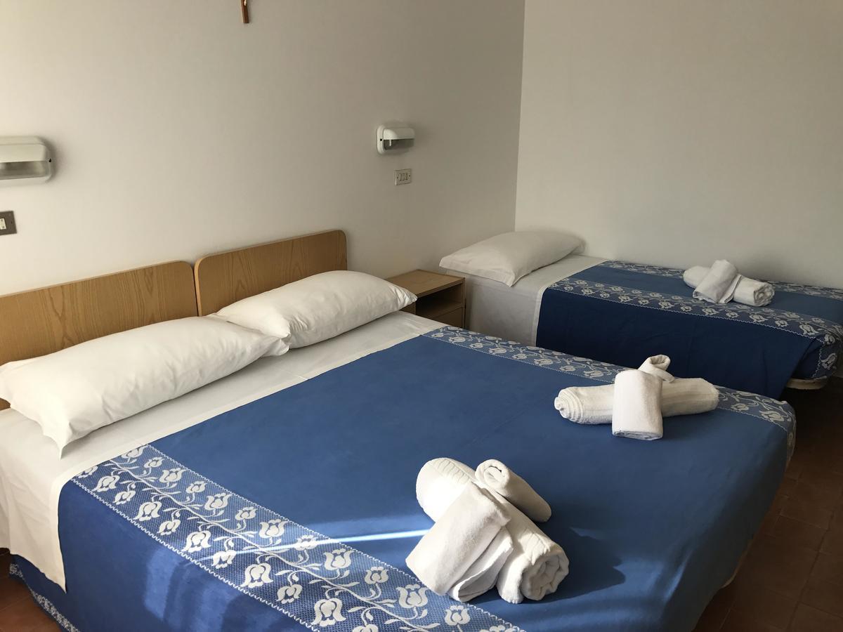 Hotel Villa Vera Rimini Buitenkant foto